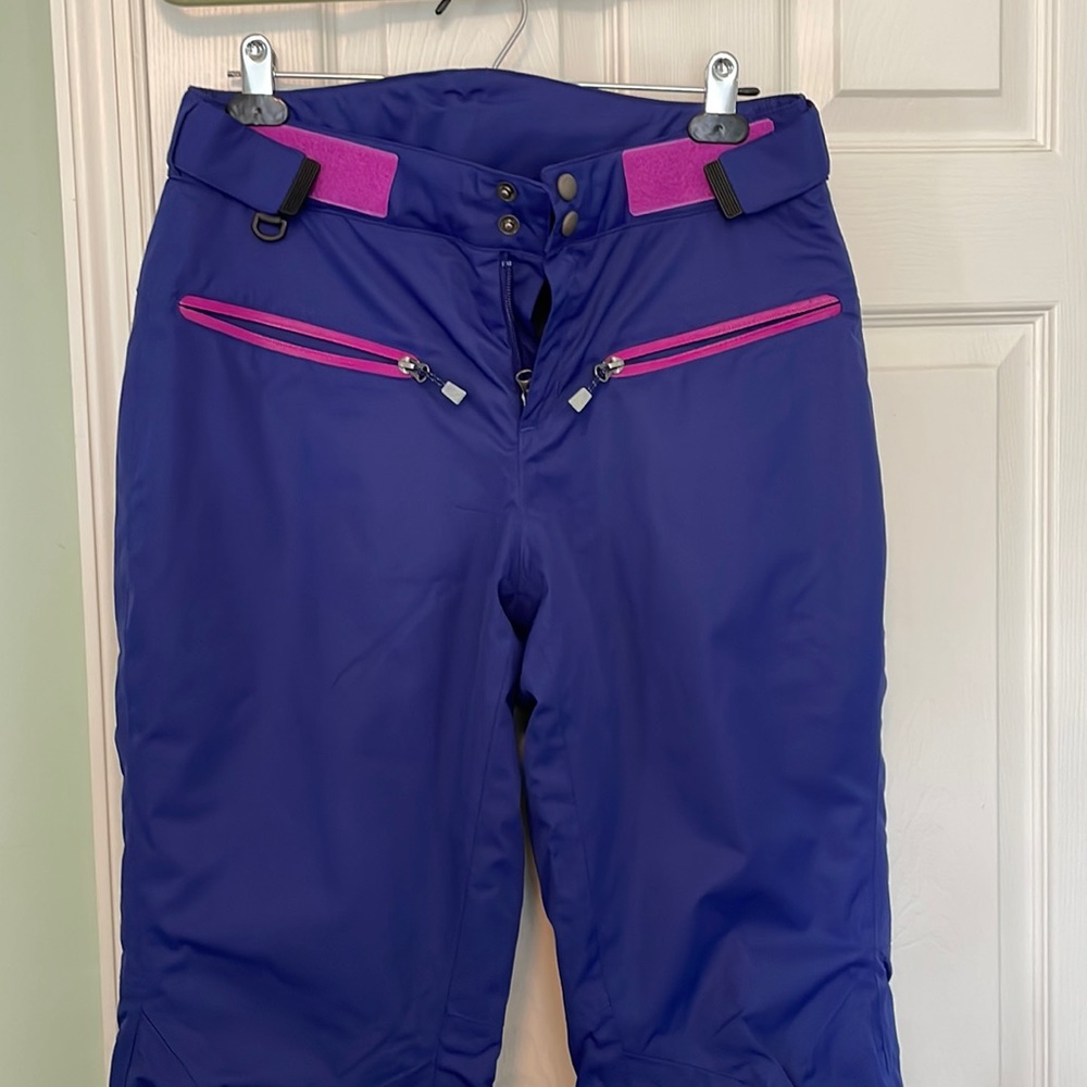 Eddie Bauer insulted ski pants